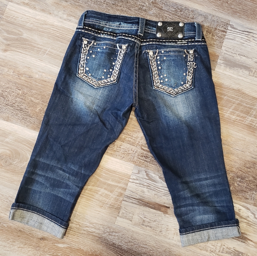 Ladies MissMe capris size 26
